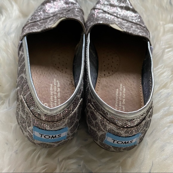 TOMS Giraffe Print Glitter size 8. In great condition - Picture 7 of 13